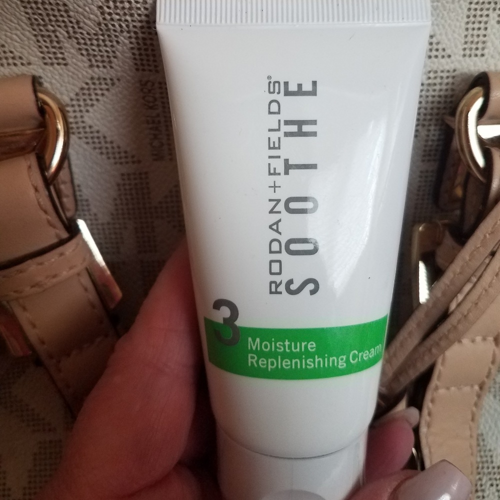 Rodan + Fields Soothe Moisture Replenishing Cream